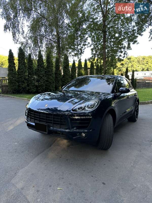 2017 porsche macan