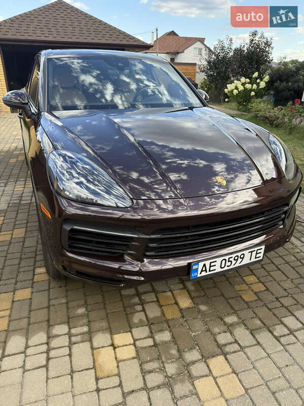 2019 PORSCHE Cayenne