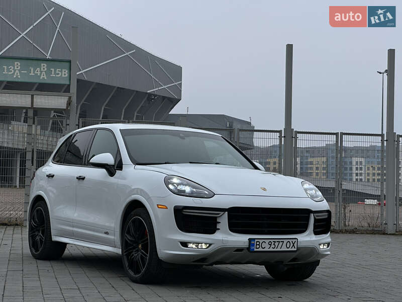2016 porsche cayenne
