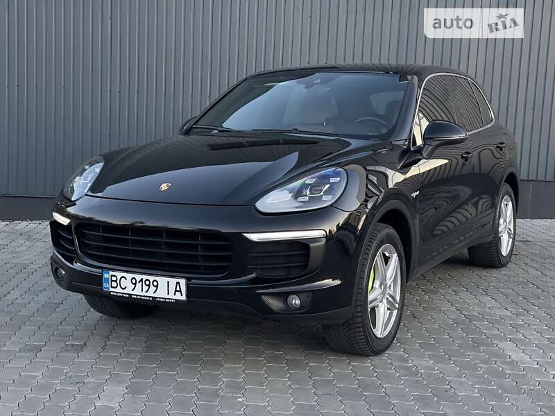 2015 PORSCHE Cayenne