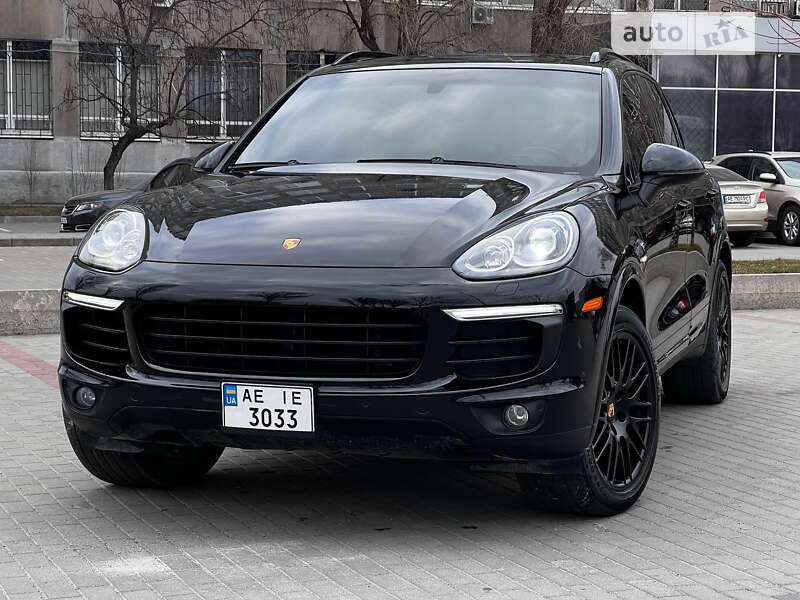 2017 PORSCHE Cayenne