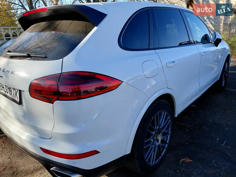 2017 porsche cayenne