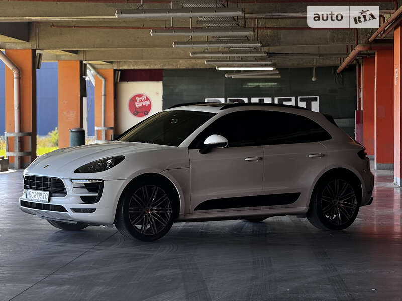 2017 porsche macan gts