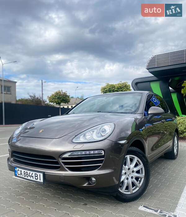2011 porsche cayenne