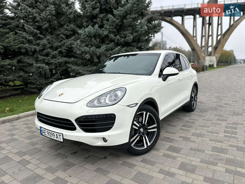 2011 porsche cayenne