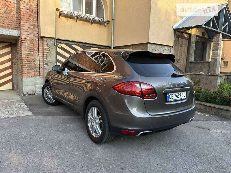 2010 porsche cayenne
