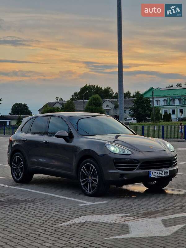 2011 porsche cayenne