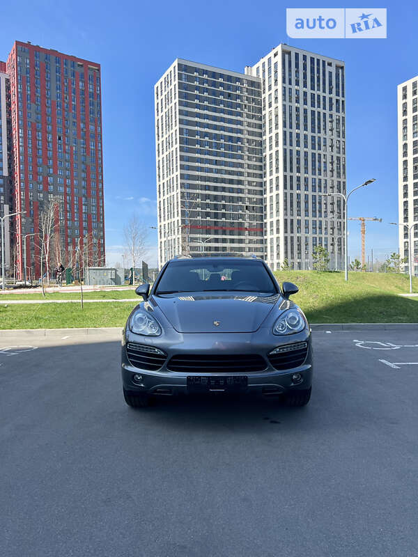 2010 porsche cayenne