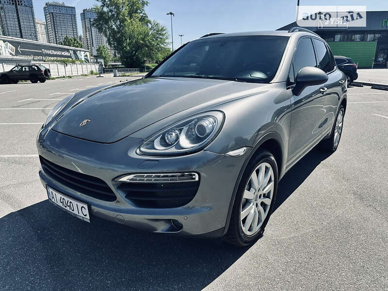 2010 porsche cayenne