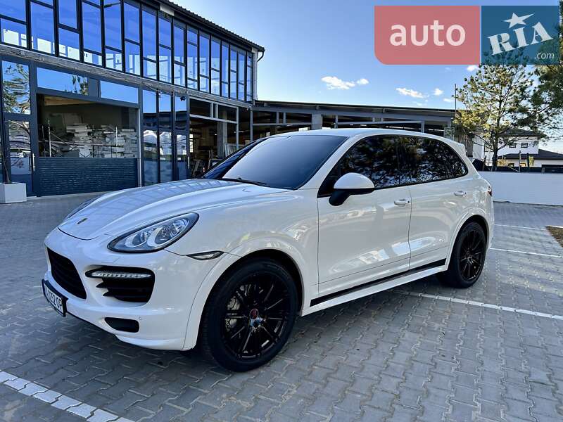2010 porsche cayenne