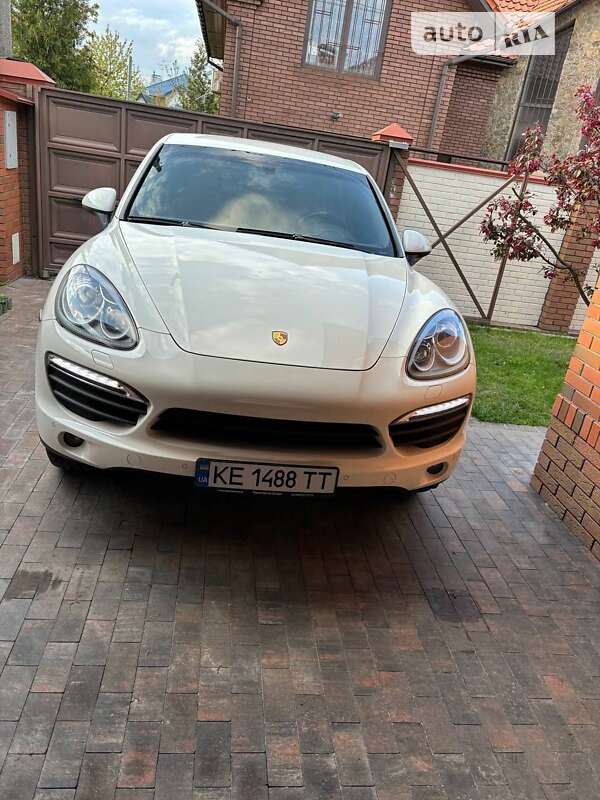 2011 porsche cayenne