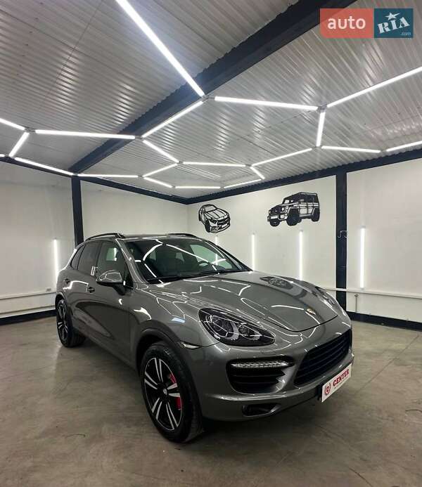 2010 porsche cayenne