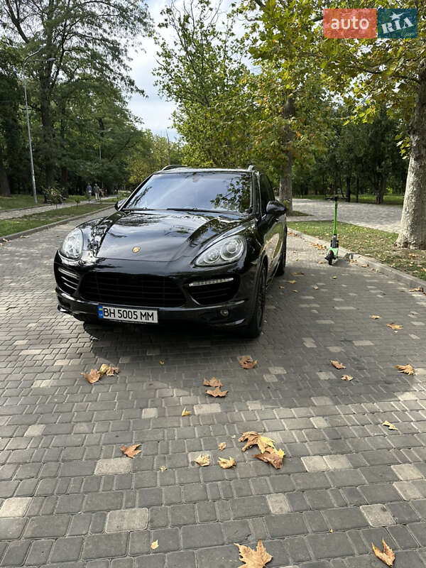 2010 porsche cayenne