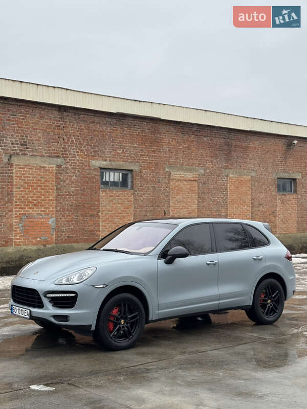 2010 porsche cayenne