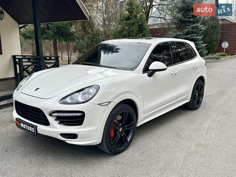 2010 porsche cayenne