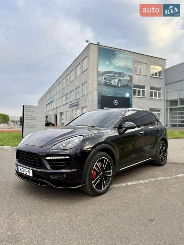 2010 porsche cayenne