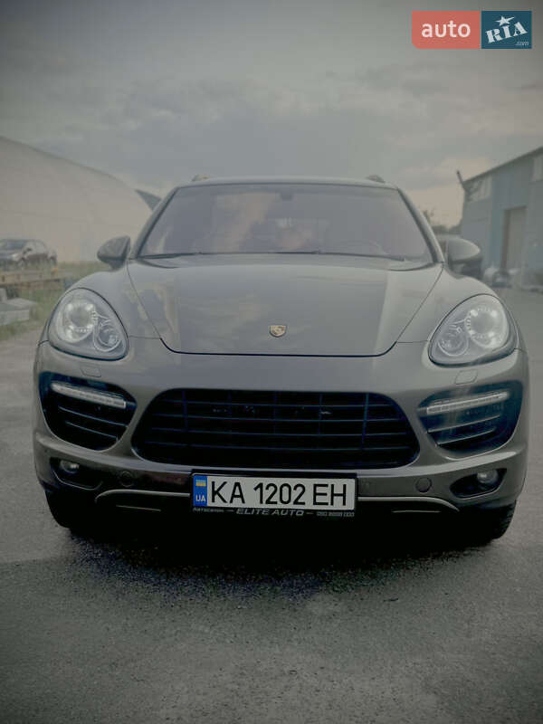 2010 porsche cayenne