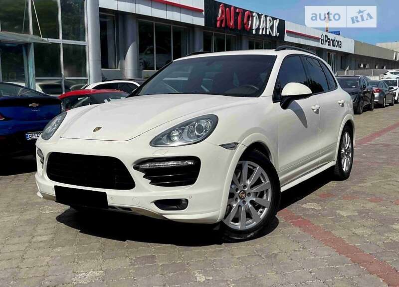 2011 porsche cayenne