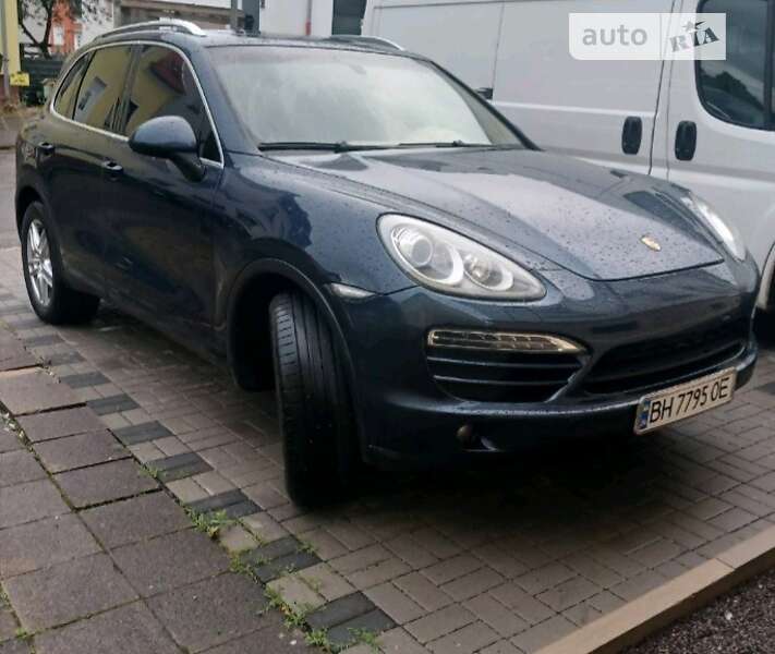2012 porsche cayenne