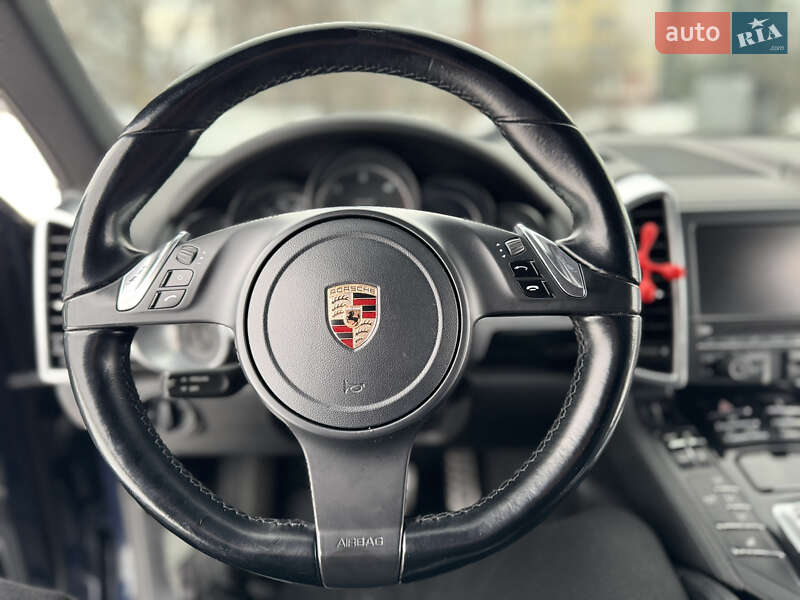 2011 porsche cayenne