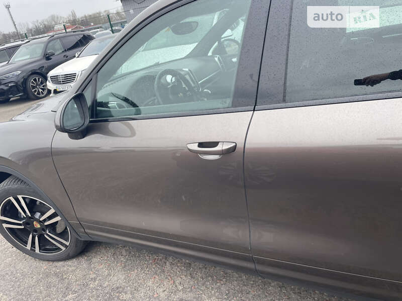 2011 porsche cayenne