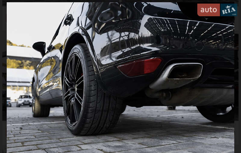 2012 porsche cayenne