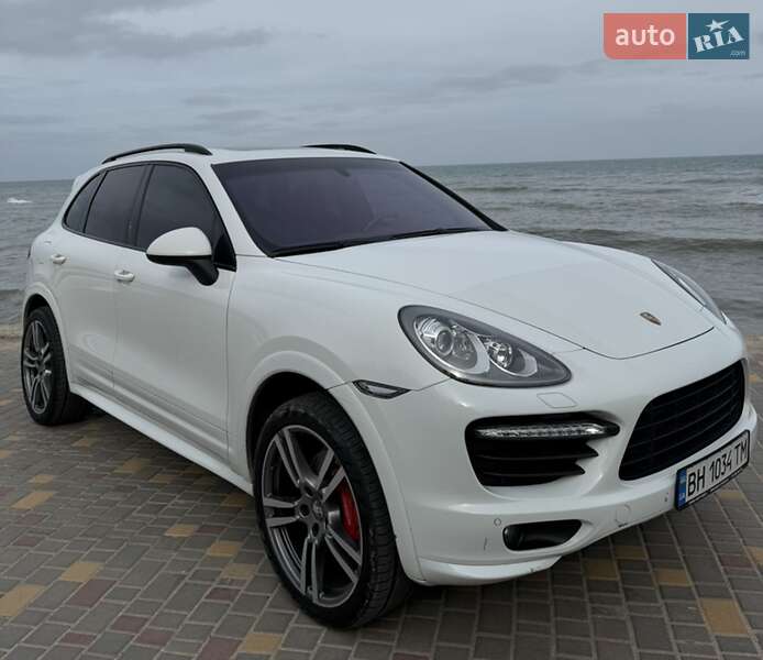 2012 porsche cayenne