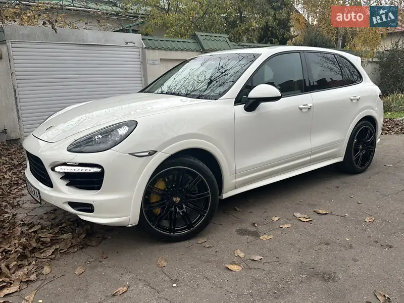 2011 porsche cayenne