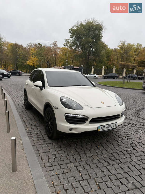 2011 porsche cayenne