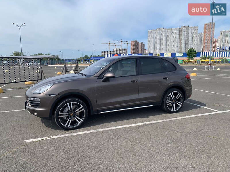 2011 porsche cayenne
