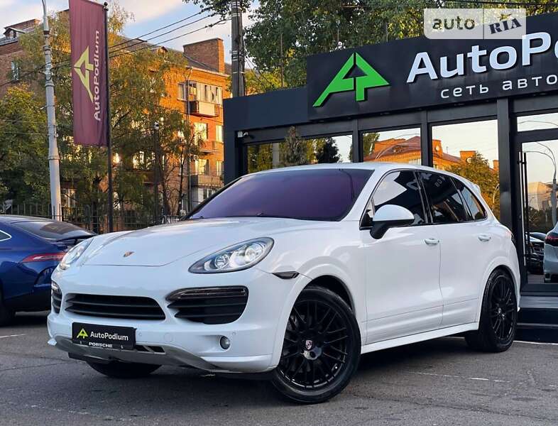 2012 porsche cayenne