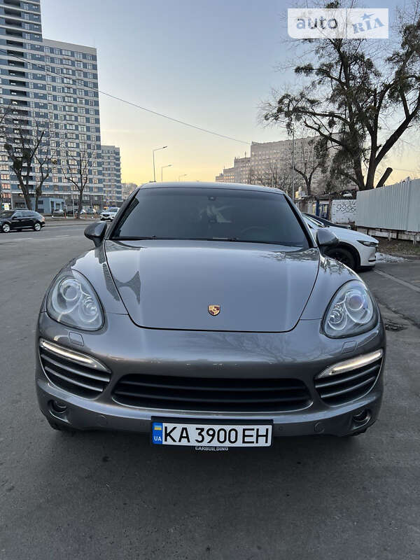 2012 porsche cayenne