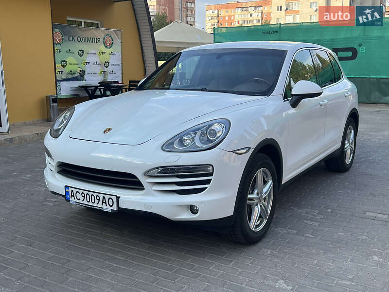 2012 porsche cayenne