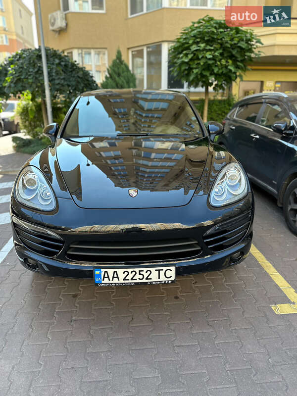 2012 porsche cayenne