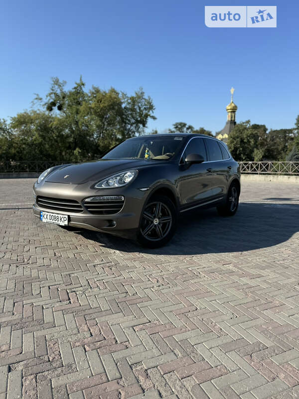 2012 porsche cayenne