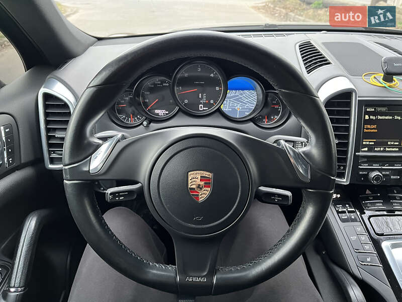 2012 porsche cayenne