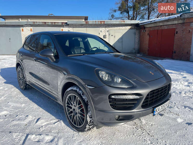 2012 porsche cayenne