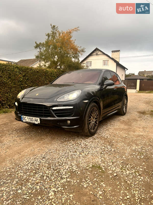 2012 porsche cayenne