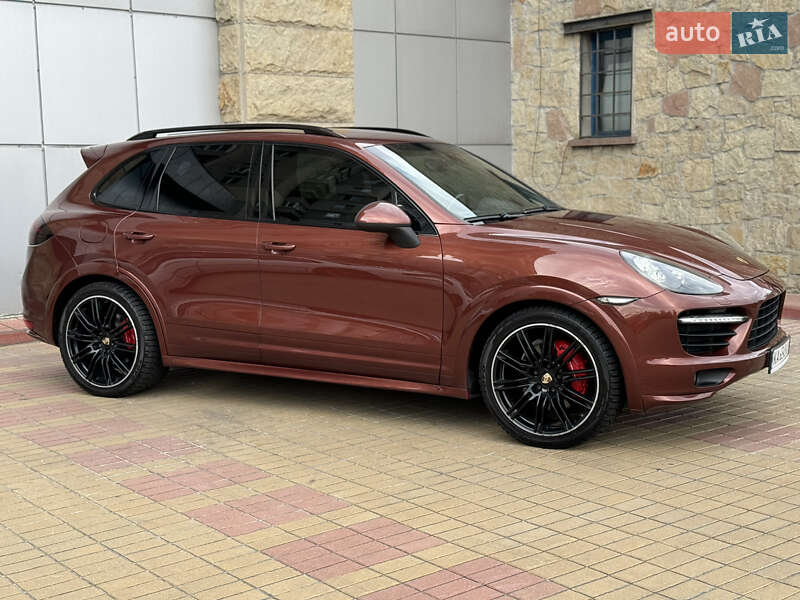 2012 porsche cayenne
