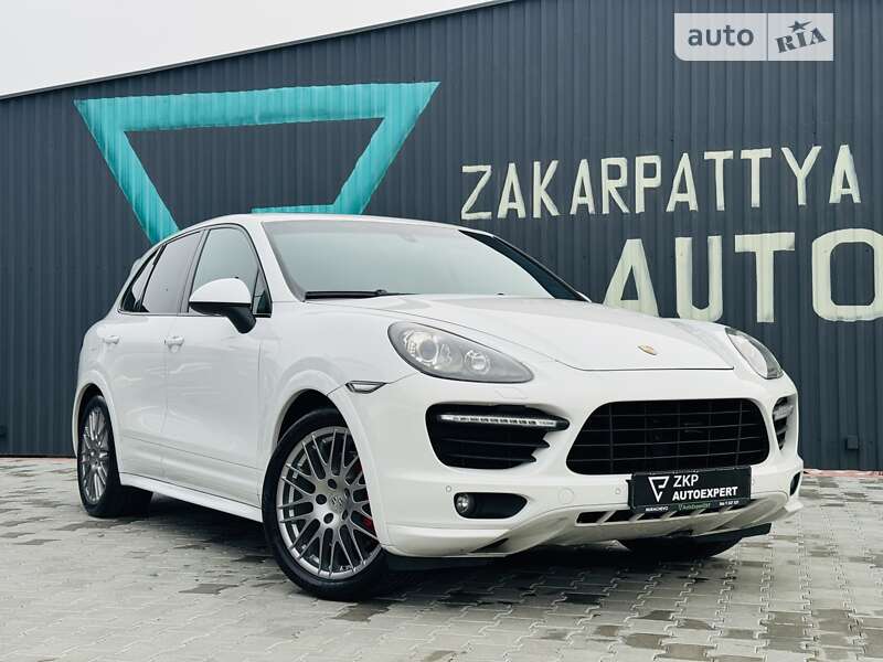 2012 porsche cayenne
