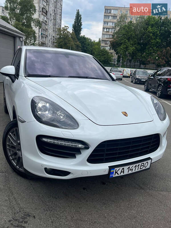 2012 porsche cayenne