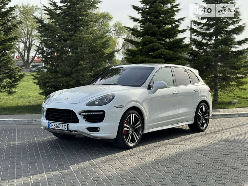 2012 porsche cayenne