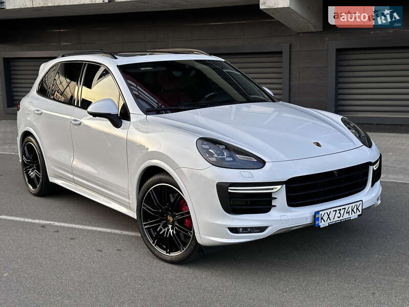 2016 porsche cayenne