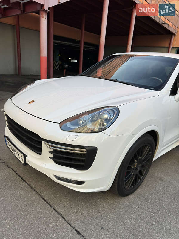 2016 porsche cayenne
