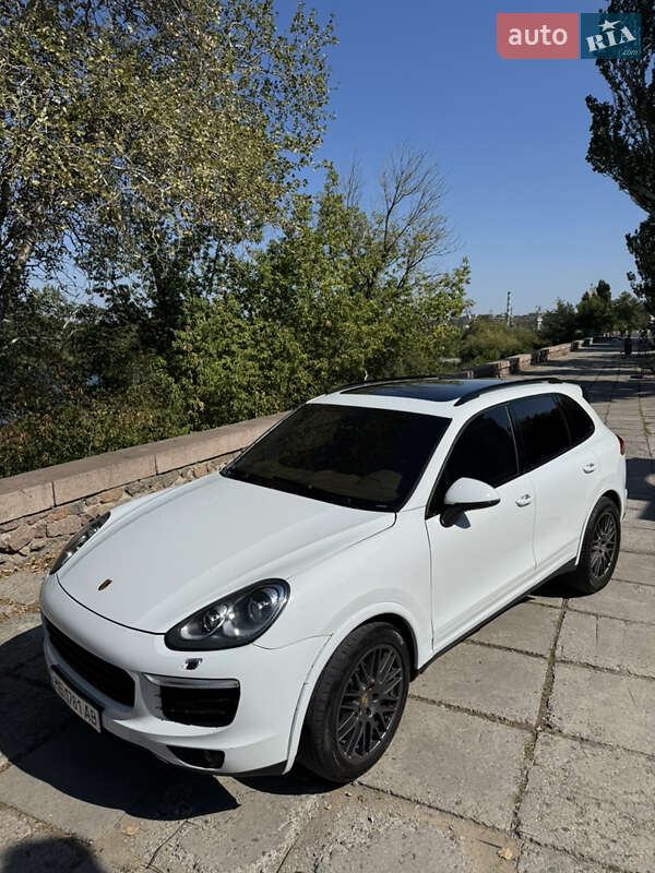 2016 porsche cayenne