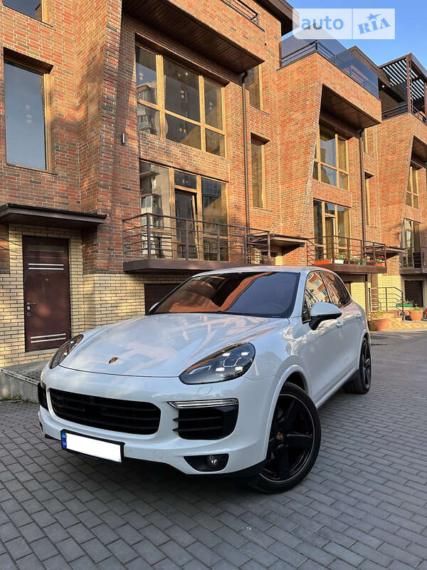 2016 porsche cayenne