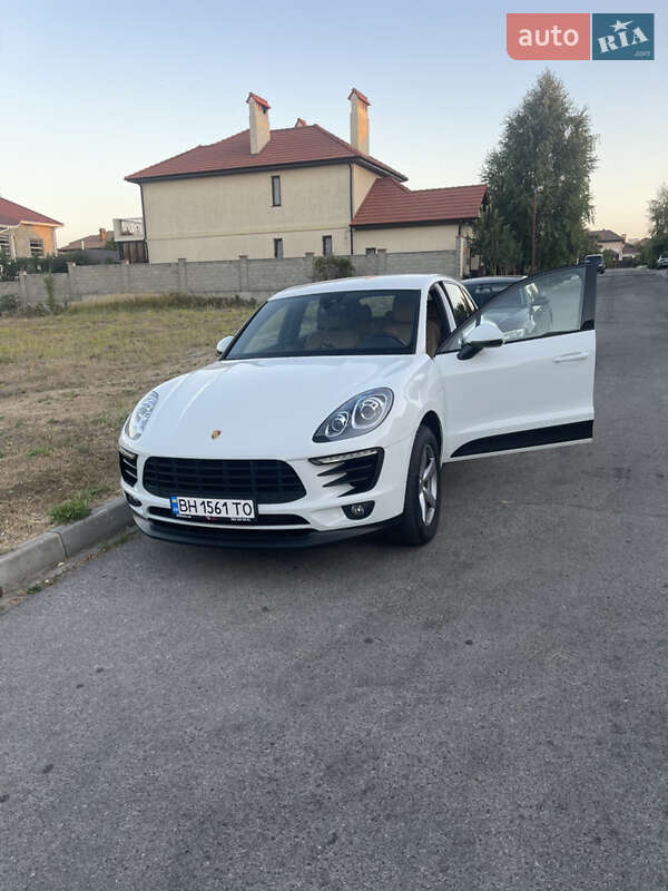 2016 porsche macan