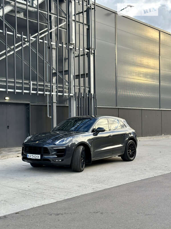 2016 porsche macan gts