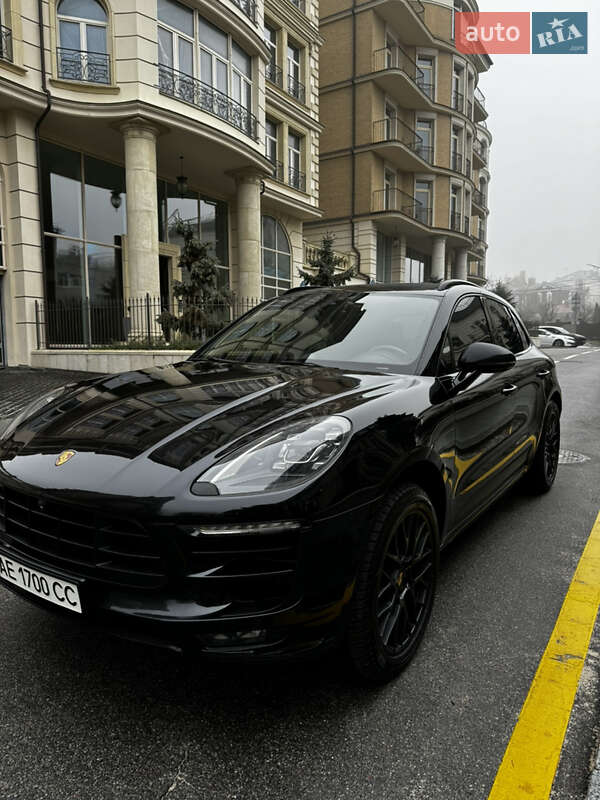 2017 porsche macan gts