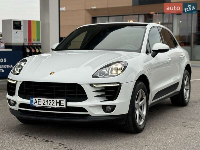 2017 porsche macan